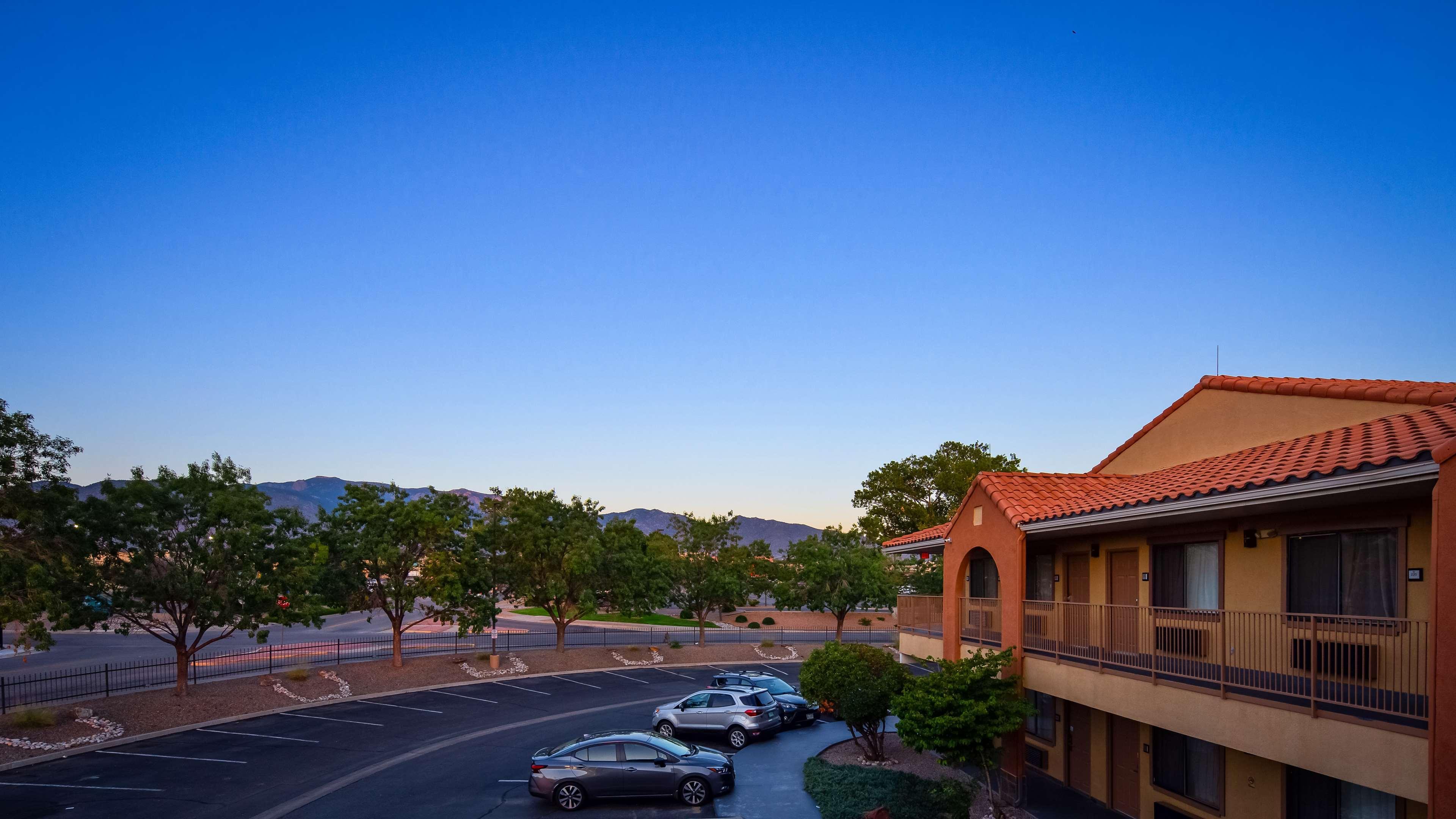 Surestay Plus Hotel By Best Western Albuquerque I-40 Eubank Eksteriør bilde